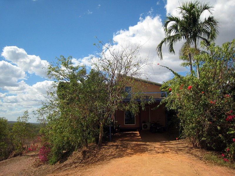 2009-11-06 22-00-38_1.jpg - Hier das B&B von Mt Bundy Station...
